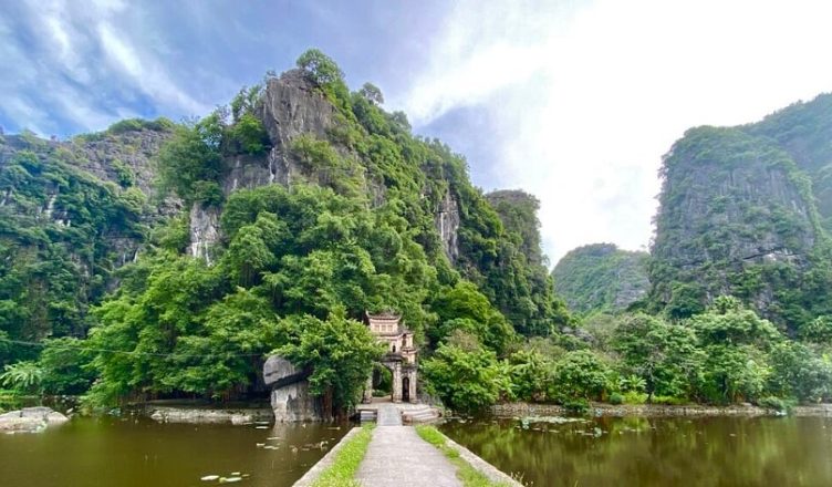 Bich Dong Pagoda: A Striking Spiritual Attraction in Ninh Binh 1 Bich Dong Pagoda