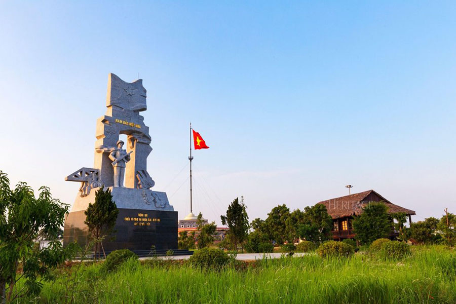 Statue of Borderland Security's Soldier - Vietnam Shore Excursions