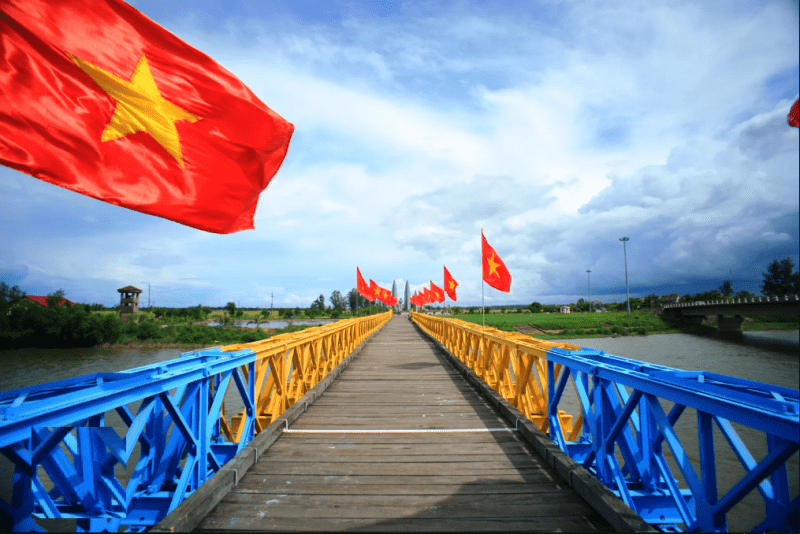 Hien Luong Bridge and Ben Hai River - Vietnam Shore Excursions