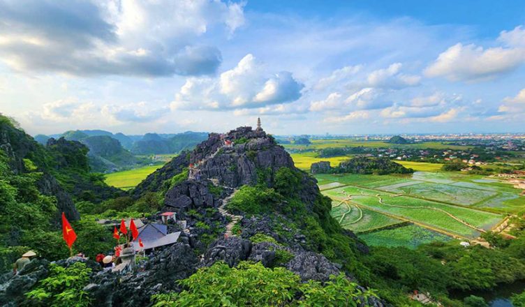 Mua Caves: A Splendid Tourist Attraction in Ninh Binh 1 Mua Caves