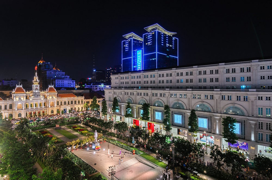 Nguyen Hue Walking Street is a must-visit spot for tourists in Ho Chi Minh Nguyen Hue Walking Street is a must-visit spot for tourists in Ho Chi Minh