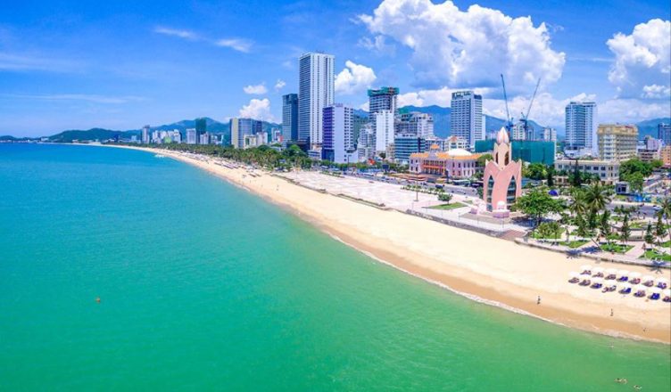 Nha Trang Beaches: Paradise for Relaxing in Nha Trang 1 Nha Trang Beach
