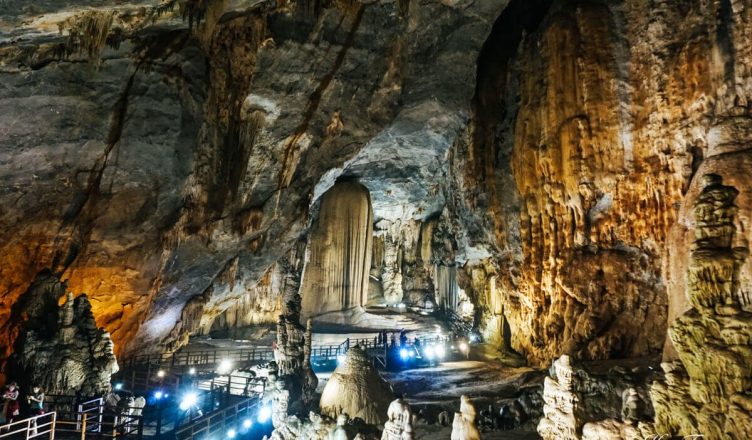 Paradise Cave and Dark Cave Tour | A Thrilling Day Trip 1 Paradise Cave and Dark Cave Tour