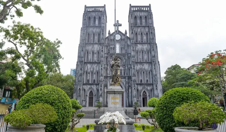 St. Joseph's Cathedral: A Catholic Metropolitan Archdiocese of Vietnam 1 St. Joseph's Cathedral
