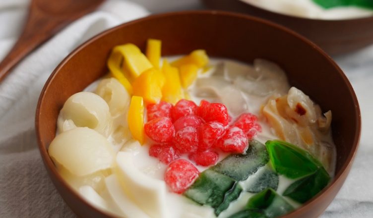 Top 7 Vietnam Desserts You Must Try 1 Vietnam Desserts