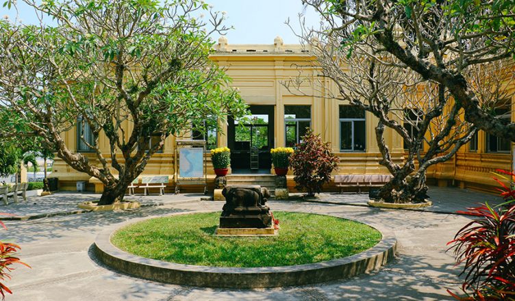 Central Vietnam Tour Package 8 Days 1 central vietnam tour package