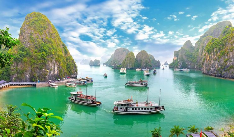 Halong Bay Travel Guide for First-Time Travelers 1 Halong Bay