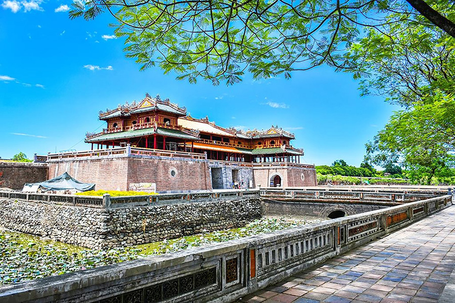 Explore the magnificent Hue Imperial City, a UNESCO World Heritage Site and former royal capital. The Ngo Mon Gate, main entrance to the historic Hue Imperial City, Vietnam, on a sunny day.