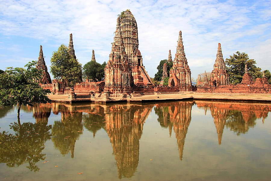 Ayutthaya Ancient Temples Tour: Private Shore Excursion from Laem Chabang Port 6 Grand Angkor-style towers of Wat Chaiwatthanaram on Wat Mahathat and Wat Chaiwatthanaram port tour